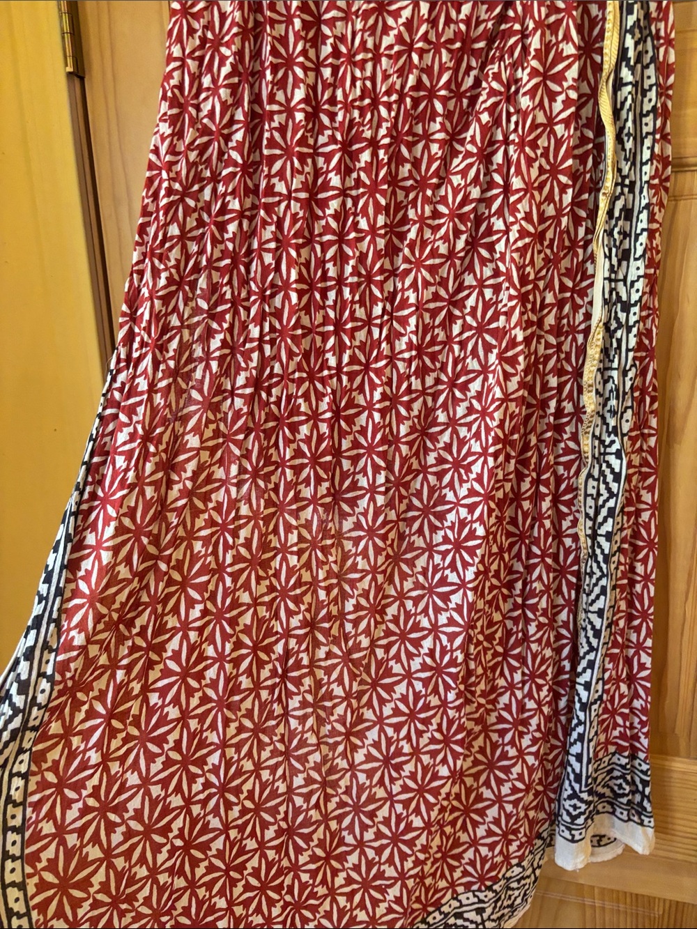 Cotton sarong shawl from India - Picture 4 of 5